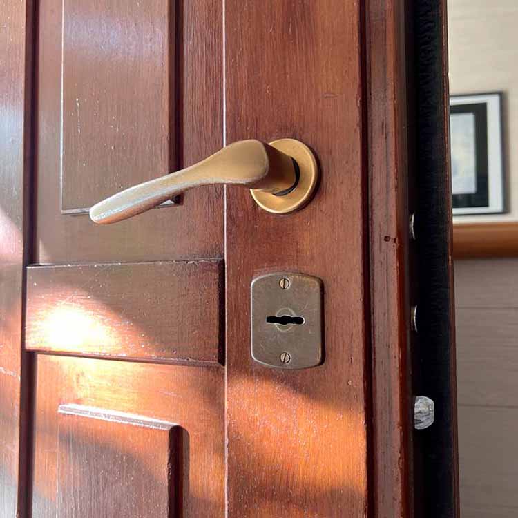 Servizio fabbro apertura porte h24